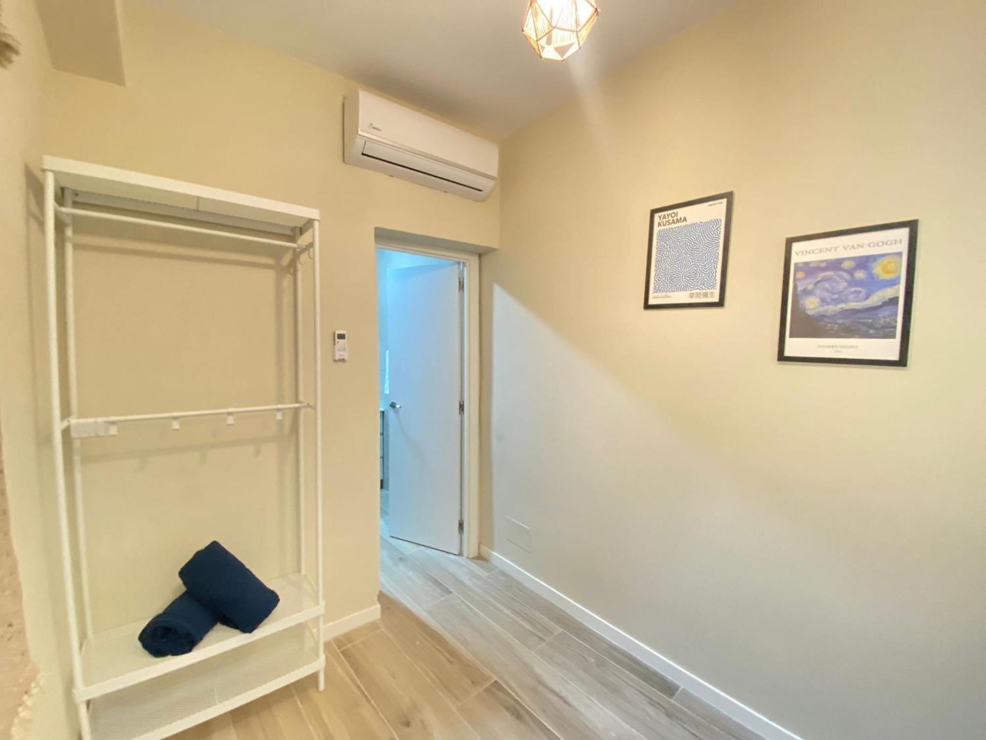 Estudios Gran Via Apartament Madryt